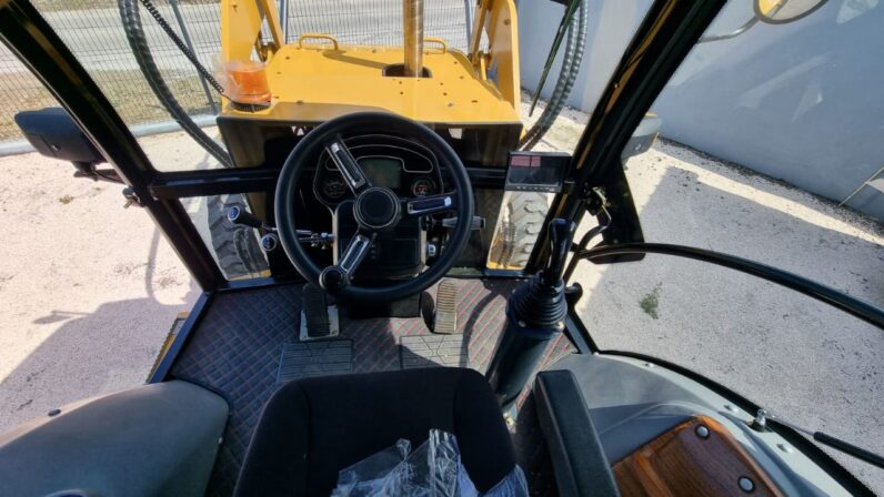 New 2024 Catepillar 420F